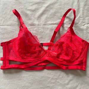 Victoria's Secret Very Sexy Unlined Strappy Demi Bra NWOT 36C